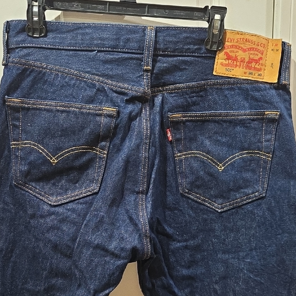 NWT Levi's 501 Button Fly Men's Jeans in Dark Blue Denim New Without Tags